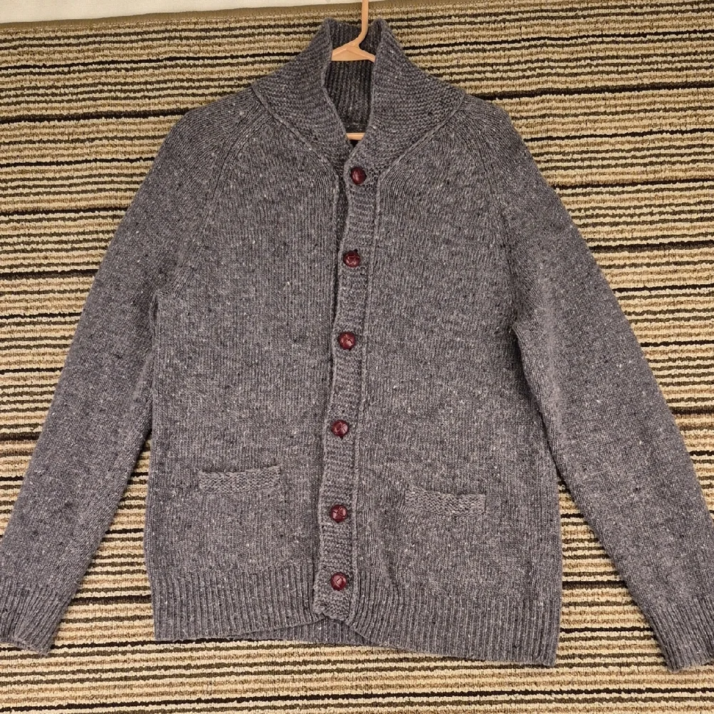 J CREW Grey Weave Knit Wool Blend Leather Buttons Mens M Cardigan Shawl‎ Sweater